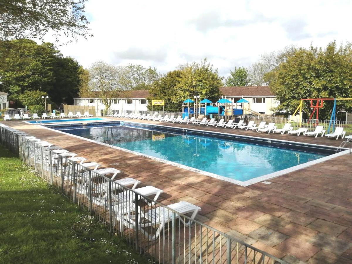 Cornwall Family Friendly Villa With Free Use Of Pool, Soft Play, Mini Golf, Tennis, Gym, Fitness Classes, Sauna And Ice Baths 新码头 外观 照片