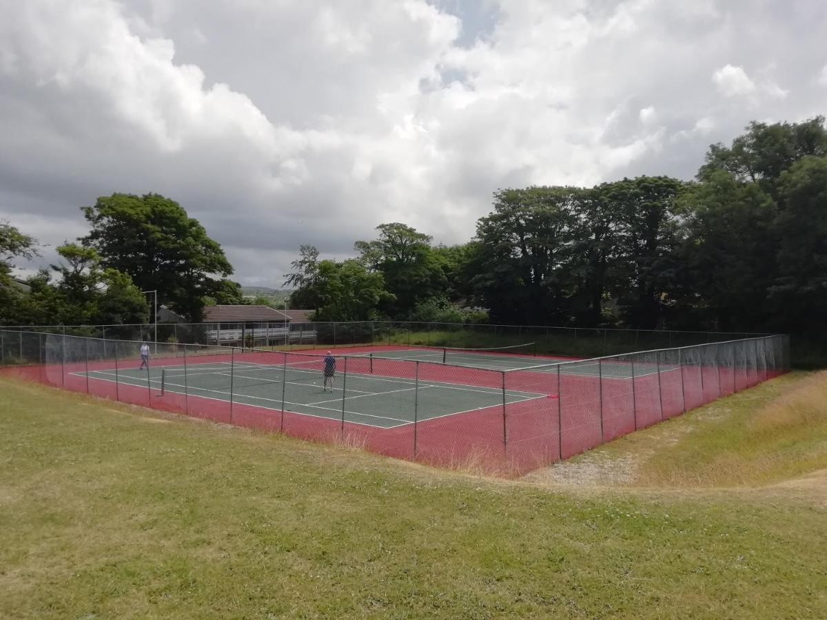 Cornwall Family Friendly Villa With Free Use Of Pool, Soft Play, Mini Golf, Tennis, Gym, Fitness Classes, Sauna And Ice Baths 新码头 外观 照片
