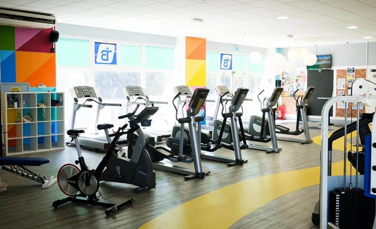 Cornwall Family Friendly Villa With Free Use Of Pool, Soft Play, Mini Golf, Tennis, Gym, Fitness Classes, Sauna And Ice Baths 新码头 外观 照片
